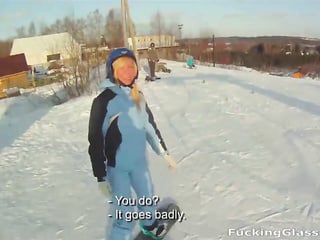 Sexy Snowboarder Chick Banged In Les Face