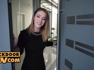 POV - Neighborhood cougar Sata Jones in fuck threesome