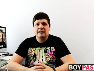 Hung and horny twinks love celebrating in style