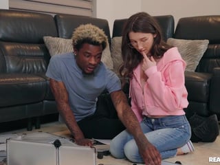 Hey... I need help and I won't be ungrateful! - Maya Woulfe