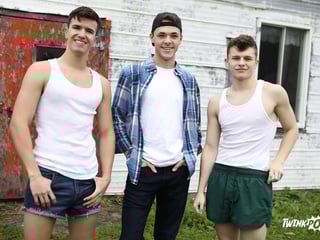 Twinks' Car Breaks Down, Find Abandoned House & Hot Hitcher