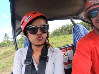 Amateur Thai girlfriend two way oral sex after day out driving a buggy