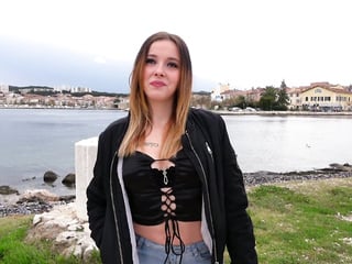 Skyla is a real anatomical bomb!