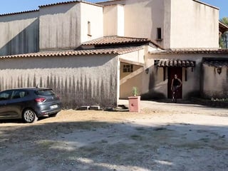 Sally, 35, manager of an equestrian center in Montauban!