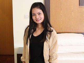 Comely Asian chick Duai gets creampied in the bedroom