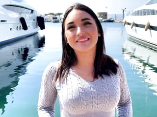 Sarah, 21, hostess on a yacht in Saint-Tropez!