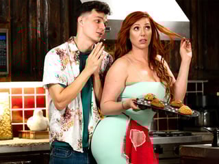 Curvy mature stepmom MILF Lauren Phillips fucks 21yo stepsons friend