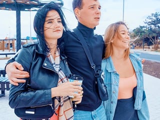 Lad enjoys two bisexual cuties