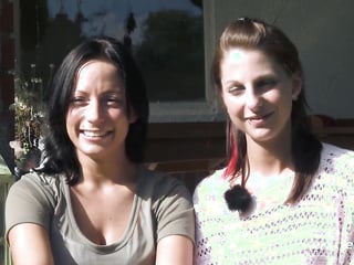 Ersties - Die Shopping Queens Sara und Mia stehen auf Sex in der Öffentlichkeit