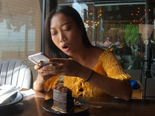 Teen girlfriend from Thailand dirty sex at home after chocolate cake