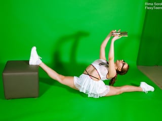 Talented naked gymnast Kim Nadara spreading legs