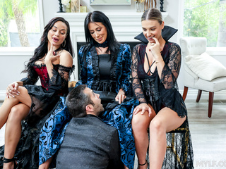 Dracula’s Wives Celebrate Thanksgiving with a Filthy Fuckfest