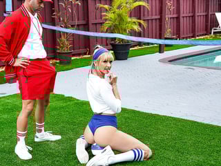 Volleyball hottie craves for trainers dick