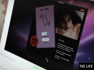 Blonde Cristal Caitlin uses her phone as a vibrator