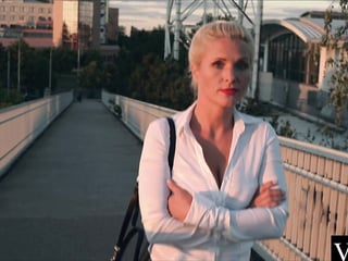 Kathy Anderson and Terra Twain use a dildo to fuck