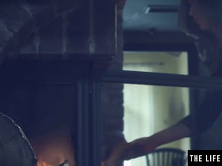 Skinny chick Charlotta Phillip moans loudly while rubbing herself