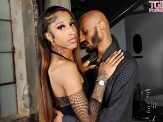 TGIRLPORNSTAR - Mari's First Hardcore Scene