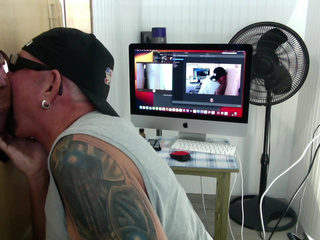 Hung Stud Gloryhole Suck Off