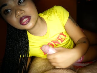 Bubble butt Thai cutie gives customer a very happy end massage