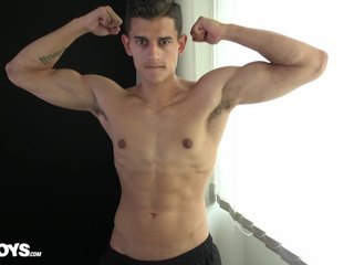 Hot hunk Breno Gomes stud shows his hot body