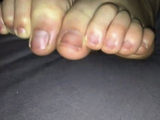 MESSY TOES CUMSHOT - FULL HD