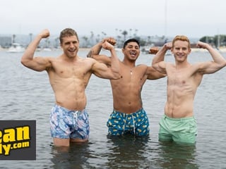 Ian Roman Takes It Doggystyle