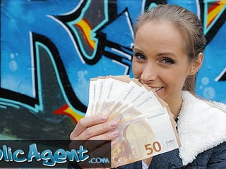 Outdoor Tunnel Fuck with Kinuski