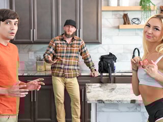 Sexy bubble butt stepsister wanted stepdad his credit card