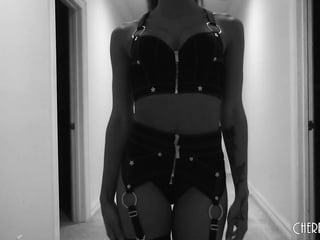 Black Babe Sucks A Big White Cock Before An interracial Hardcore Fuck