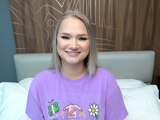 Blonde teen with a juicy fat ass sucks cock